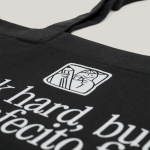 Pixelarte - Shop - WORK HARD CLUB - Totebag negra - Detalle 02